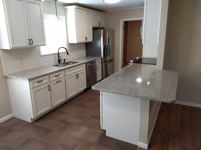 Foto del edificio - 3109 High Meadows Dr