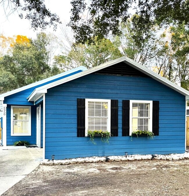 Building Photo - 6950 Viola Rd