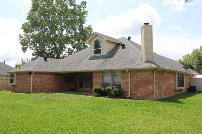 Foto del edificio - 2201 Long Shadow Ct