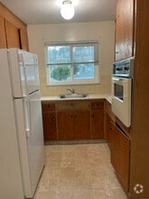 Building Photo - 632 Stannage Ave
