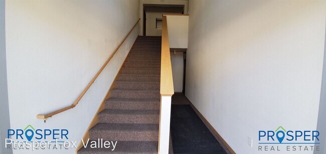 Foto del edificio - 5 E Waukau Ave