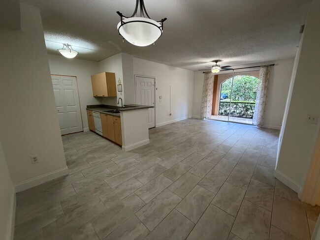 Foto del edificio - ANNUAL RENTAL - 1 BED / 1 BATH - RESERVE AT NAPLES