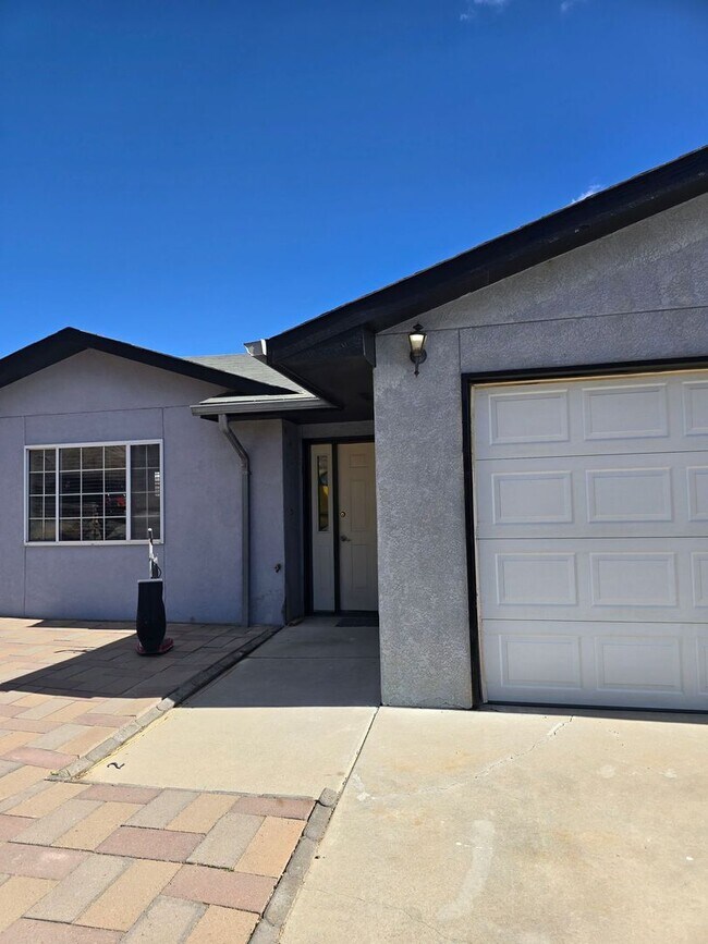 Foto del edificio - 3 Bedroom in Bloomfield