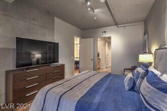 Building Photo - 353 E Bonneville Ave