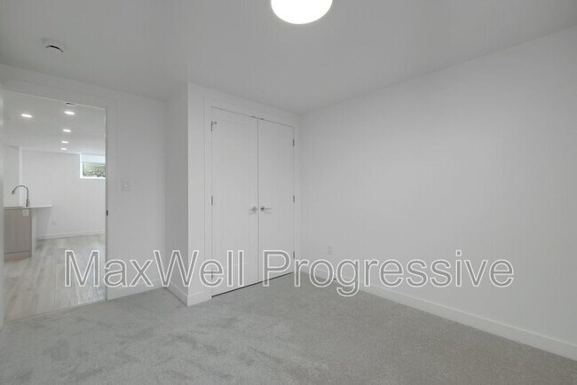 Building Photo - 13516-13115 115 Ave NW