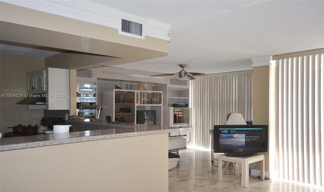 Foto del edificio - 1000 Parkview Dr