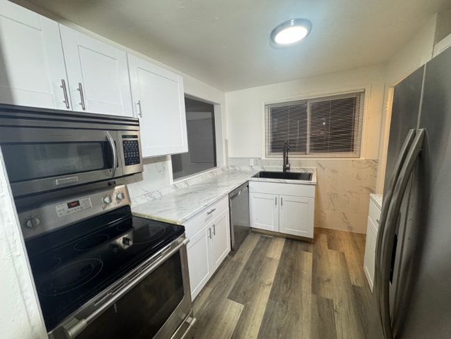 Building Photo - 1311 Dayton St