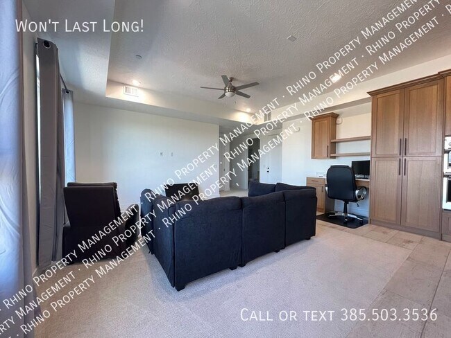 Foto del edificio - 3 Bedroom/3 Bathroom Top Floor Condo in Cl...