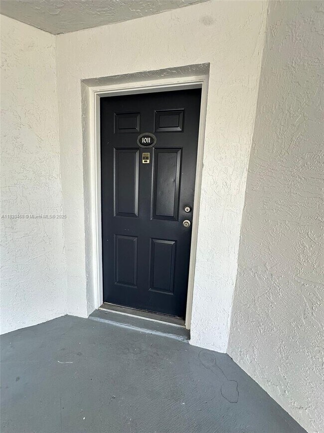 Foto del edificio - 2445 SW 18th Terrace
