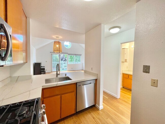 Foto del edificio - Spacious 3BR/2BA Potrero Hill Townhouse Ho...
