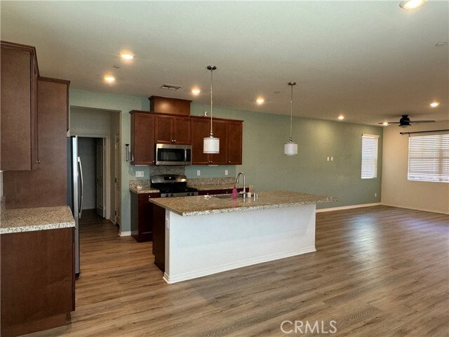 Building Photo - 6996 Avignon Dr