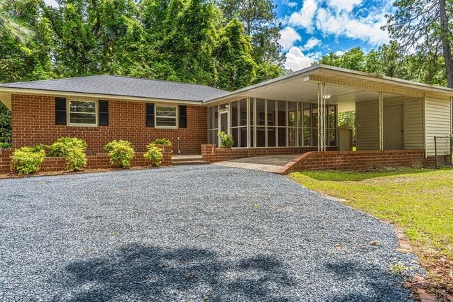 Building Photo - 440 W Maine Ave