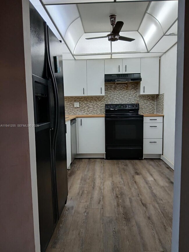 Foto del edificio - 1300 St Charles Pl