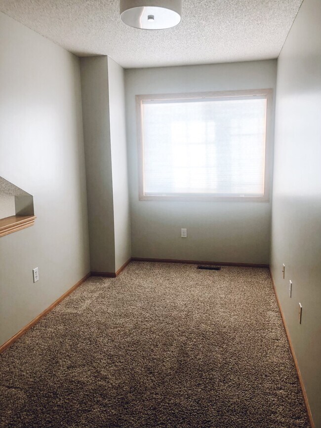 bonus room - 4500 104th St
