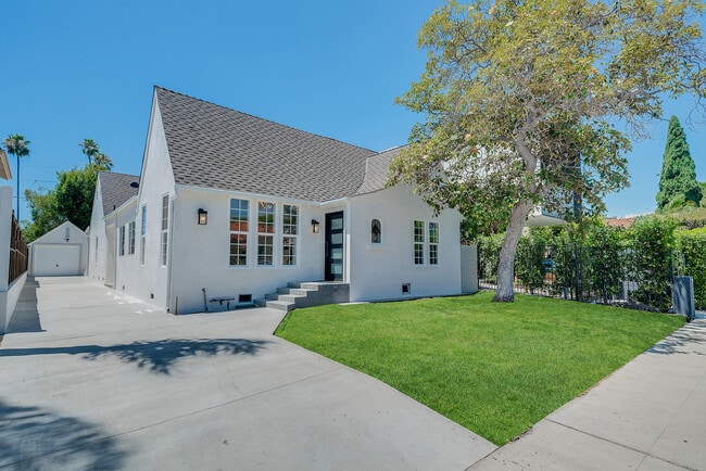 Building Photo - 481 S HOLT Ave