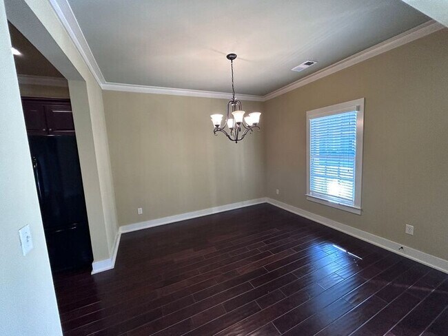 Building Photo - 1541 Laurens St