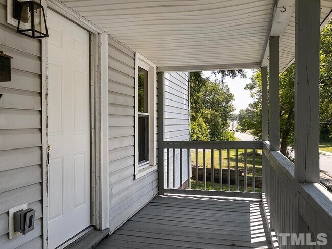 Foto del edificio - 234 Hatch St