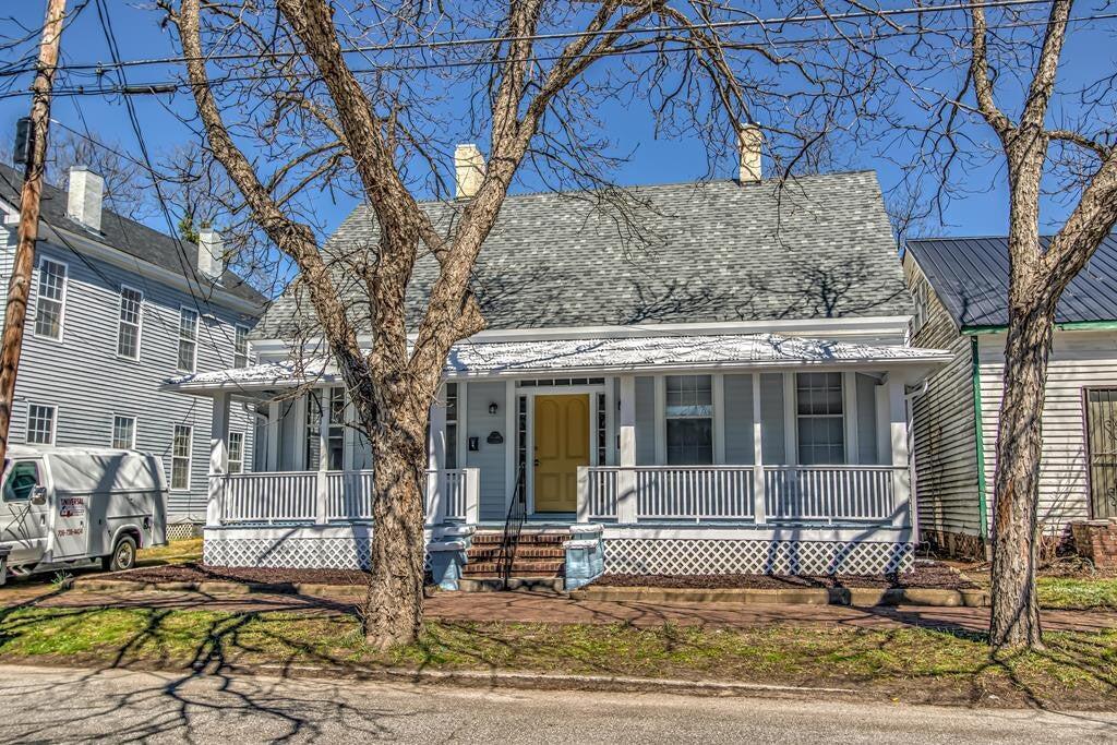 Primary Photo - 305 Walker St