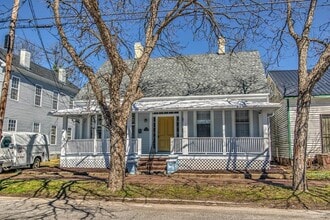Building Photo - 305 Walker St