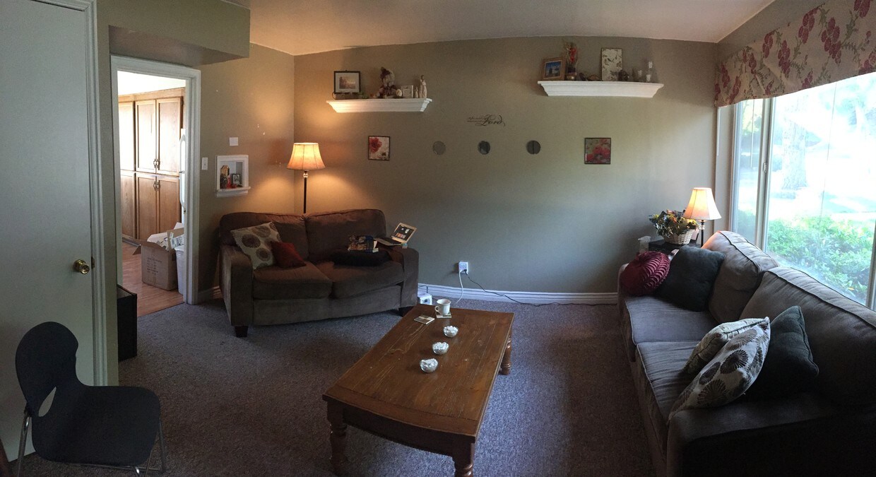 Living Room - 382 E 800 N