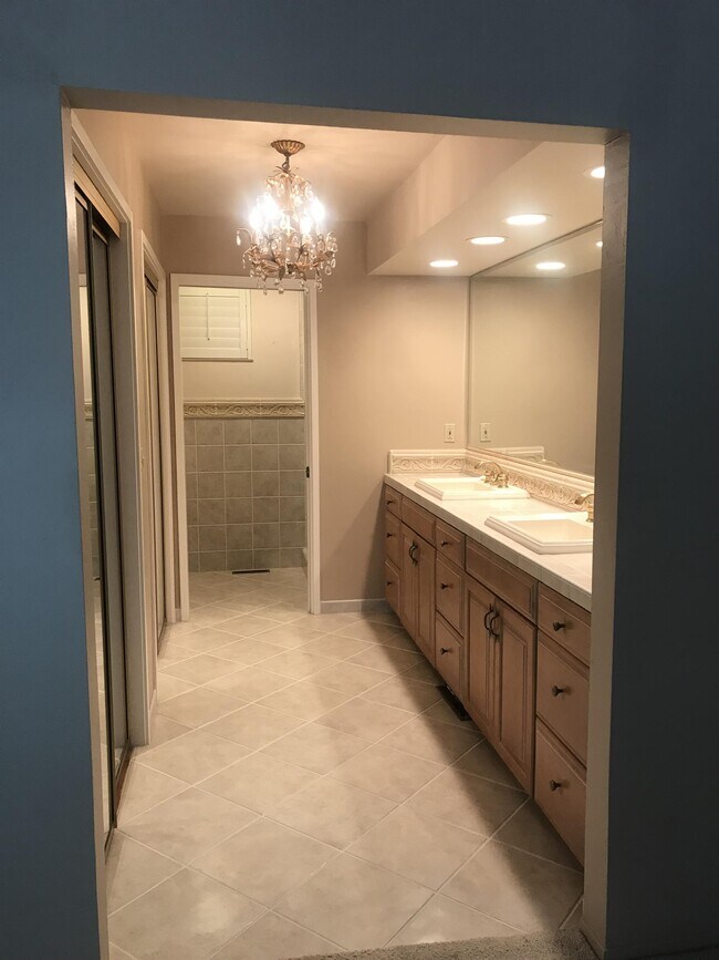 Building Photo - 202 Mar Vista Dr