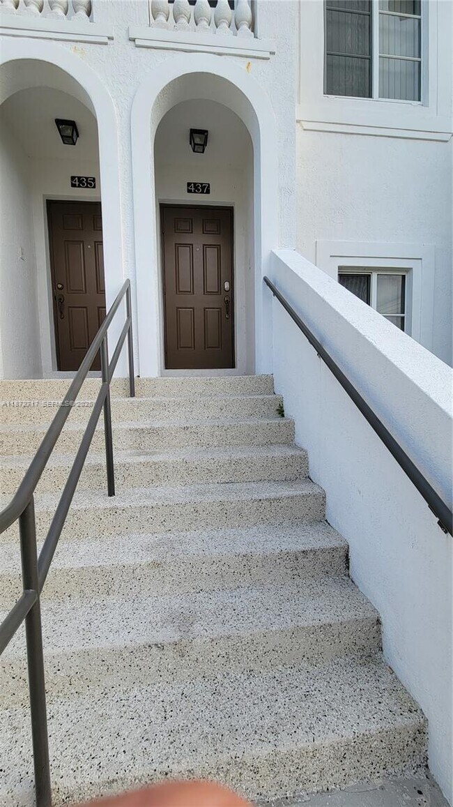 Foto del edificio - 12600 SW 50th Ct