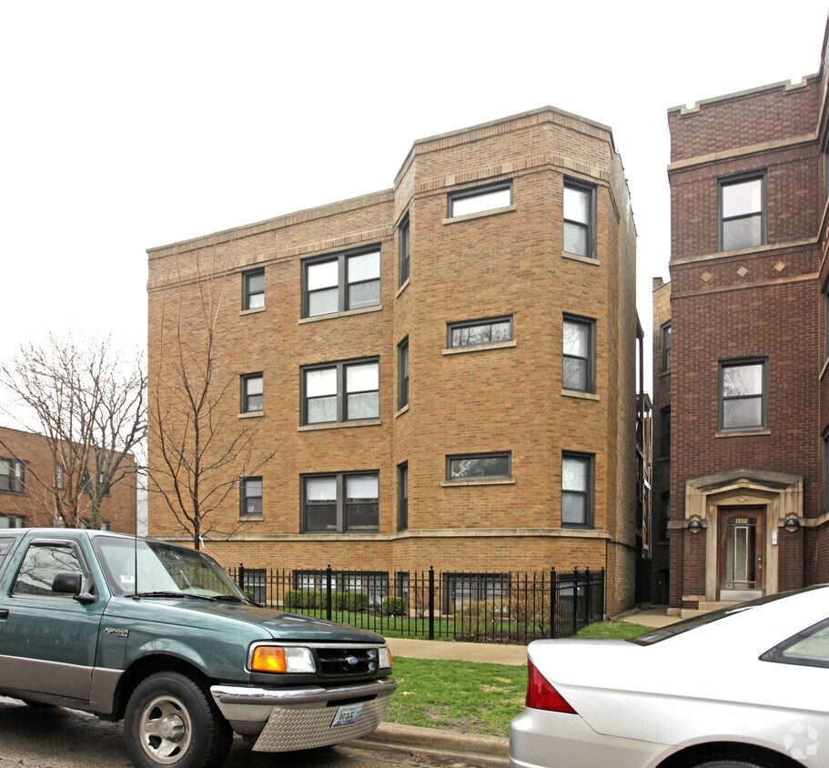 Building Photo - 3433-3443 N Lakewood Ave