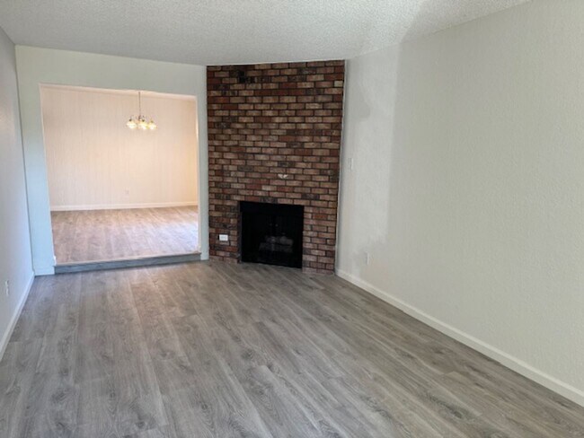 Building Photo - 3325-3327 Jayanne Way