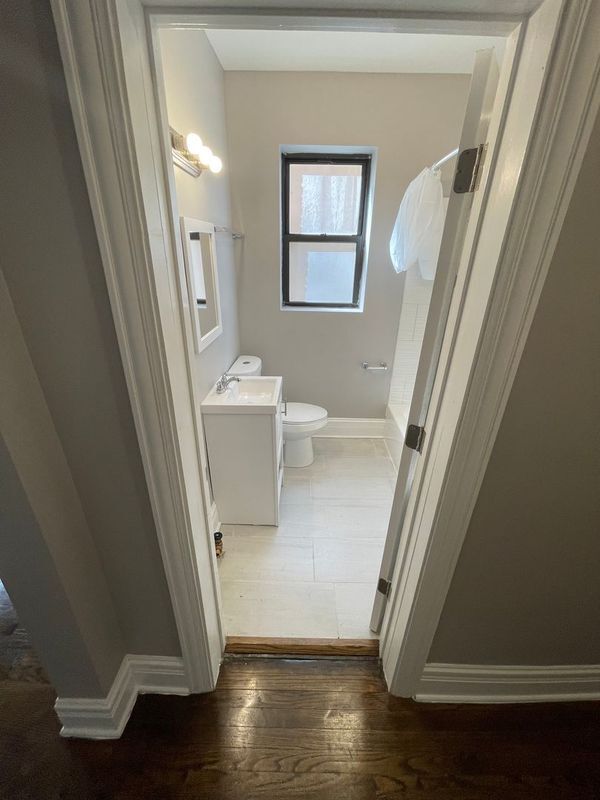 Foto del edificio - 11021 S Vernon Ave