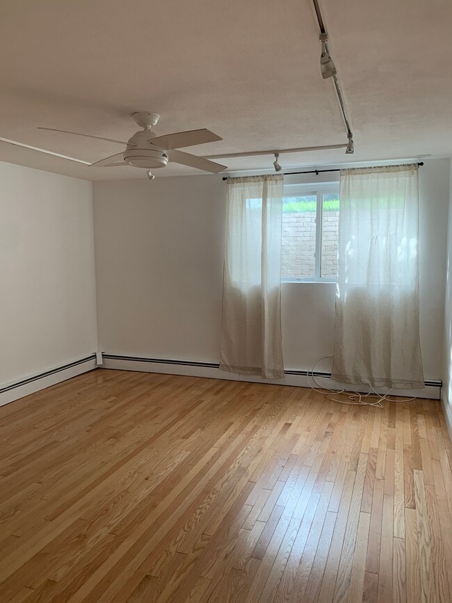 Photo - 11 Bridge St Apartment