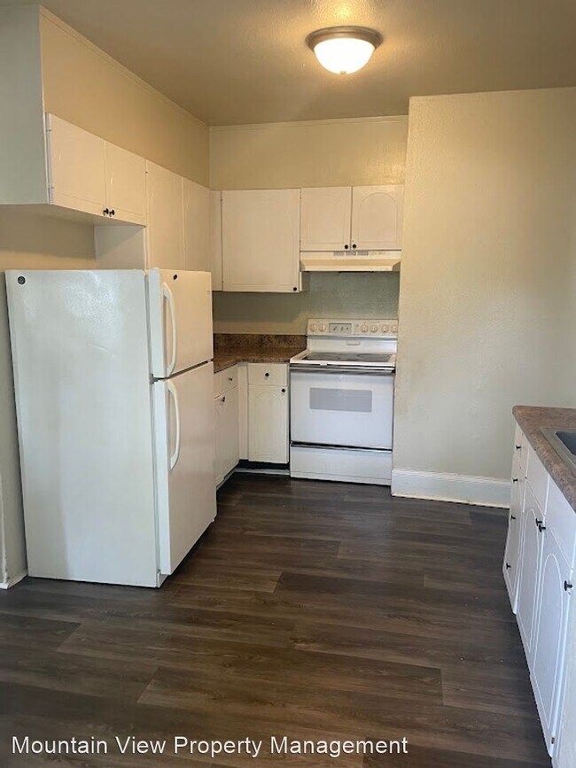 Foto del edificio - 4 br, 2 bath House - 214 Booth Rd
