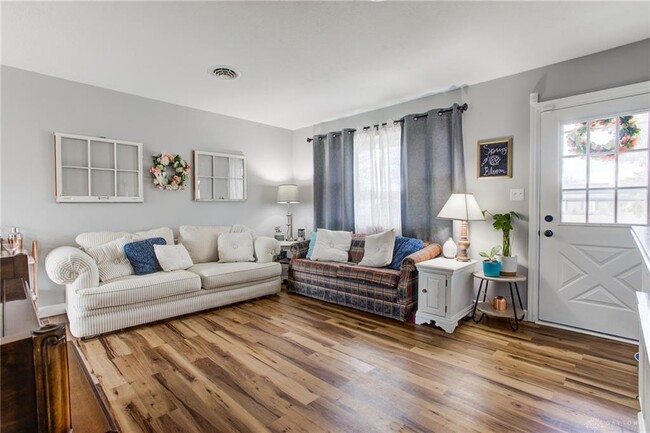 Building Photo - 2520 Glenmore Ct