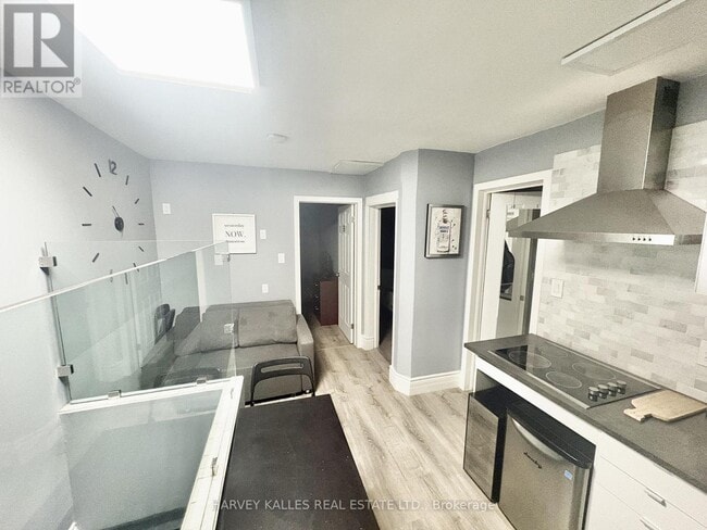 Building Photo - 11 St Patricks Square