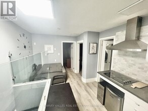 Building Photo - 11 St Patricks Square