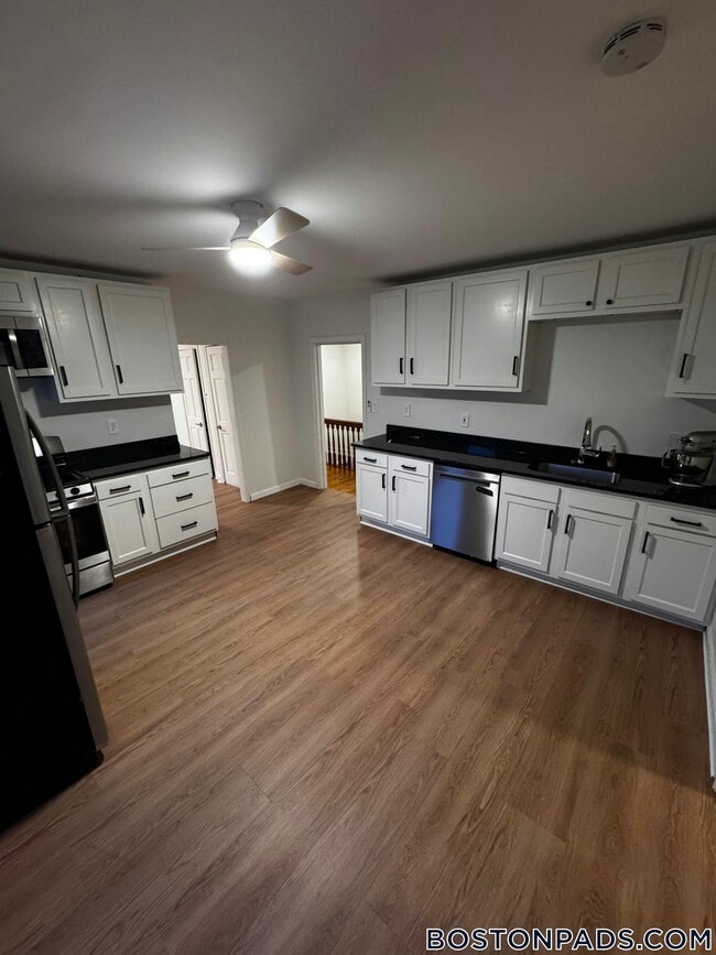 Building Photo - 656 Dorchester Ave