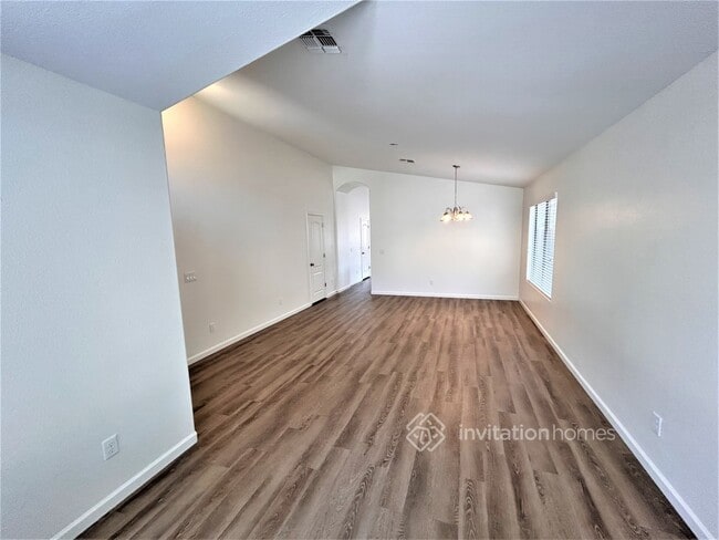 Building Photo - 12323 W Rancho Dr