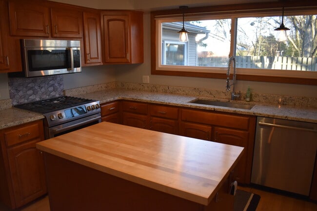 Foto del edificio - 1525 Hanover Ct