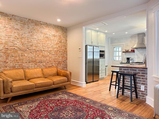 Building Photo - 358 3rd Ave