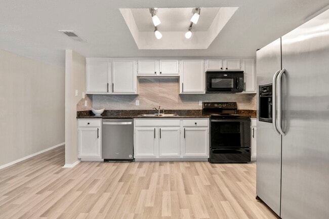 Building Photo - 14777 Wunderlich Dr