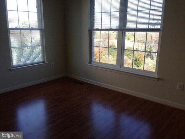 Building Photo - 25325 Crossfield Dr