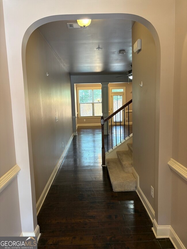 Building Photo - 2245 Knoxhill View
