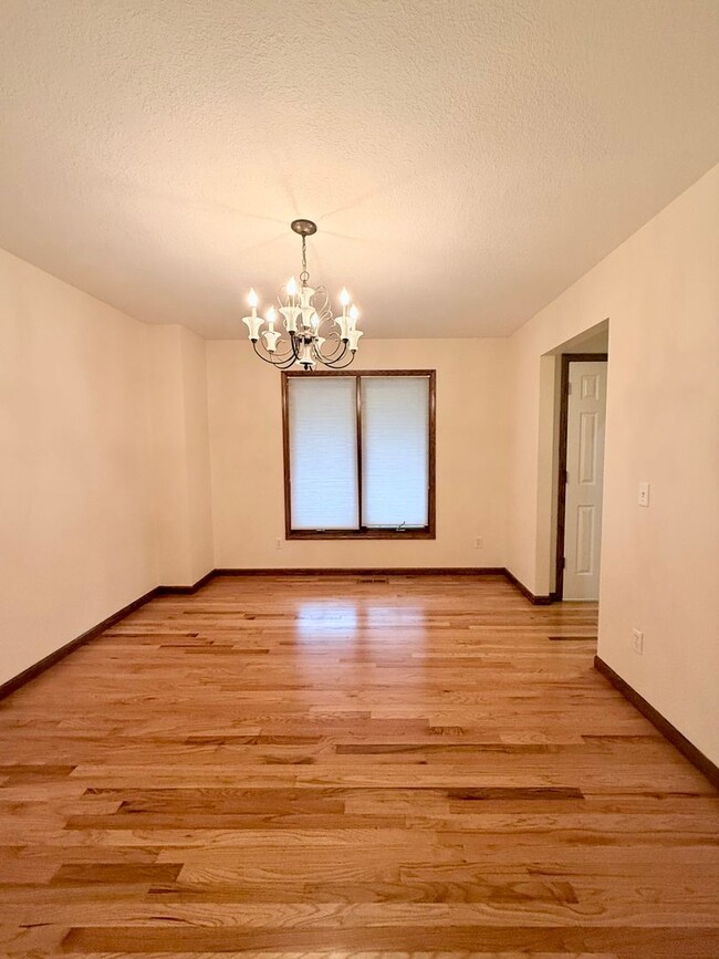 Building Photo - **MOVE-IN SPECIAL** Four Bedroom Home in T...