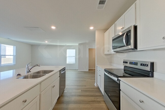 Building Photo - 117 Overstreet Way