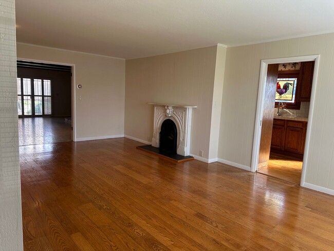 Building Photo - Charming Single-Family Two-Bedroom Home in South San Francisco