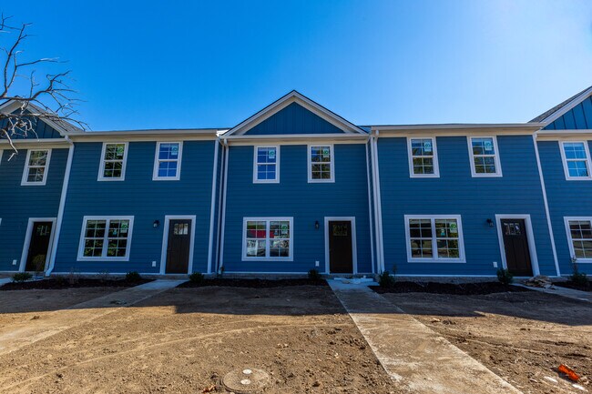 Photo - 518 S Main St Townhome