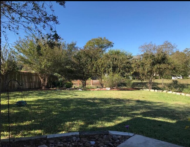 Building Photo - 119 Cibolo Bridge Dr