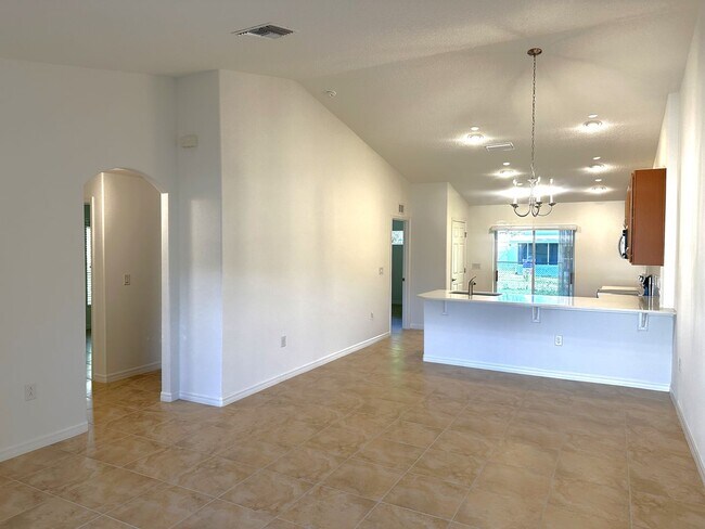 Building Photo - Palm Coast Rentals