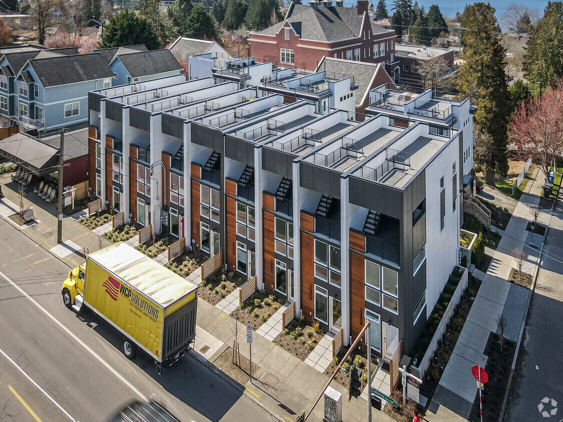 Foto del edificio - 7005 California Ave SW