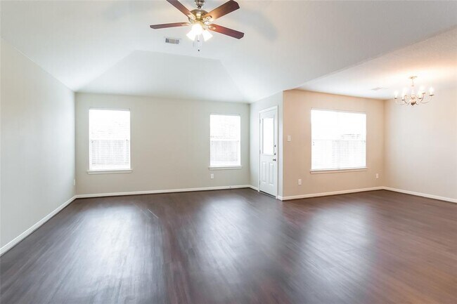Building Photo - 9808 Woodhollow Dr