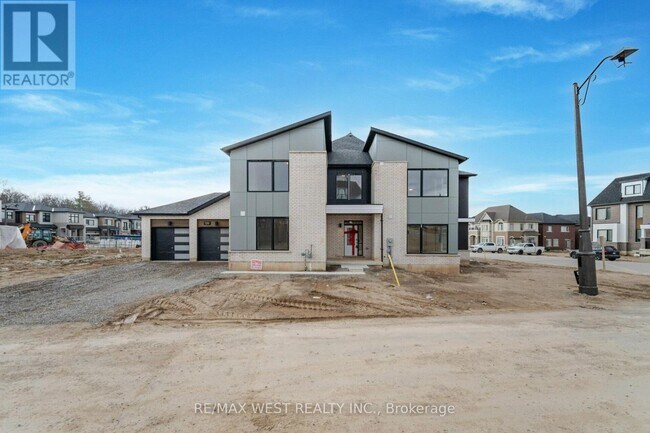 Building Photo - 120 Settlers Rd E